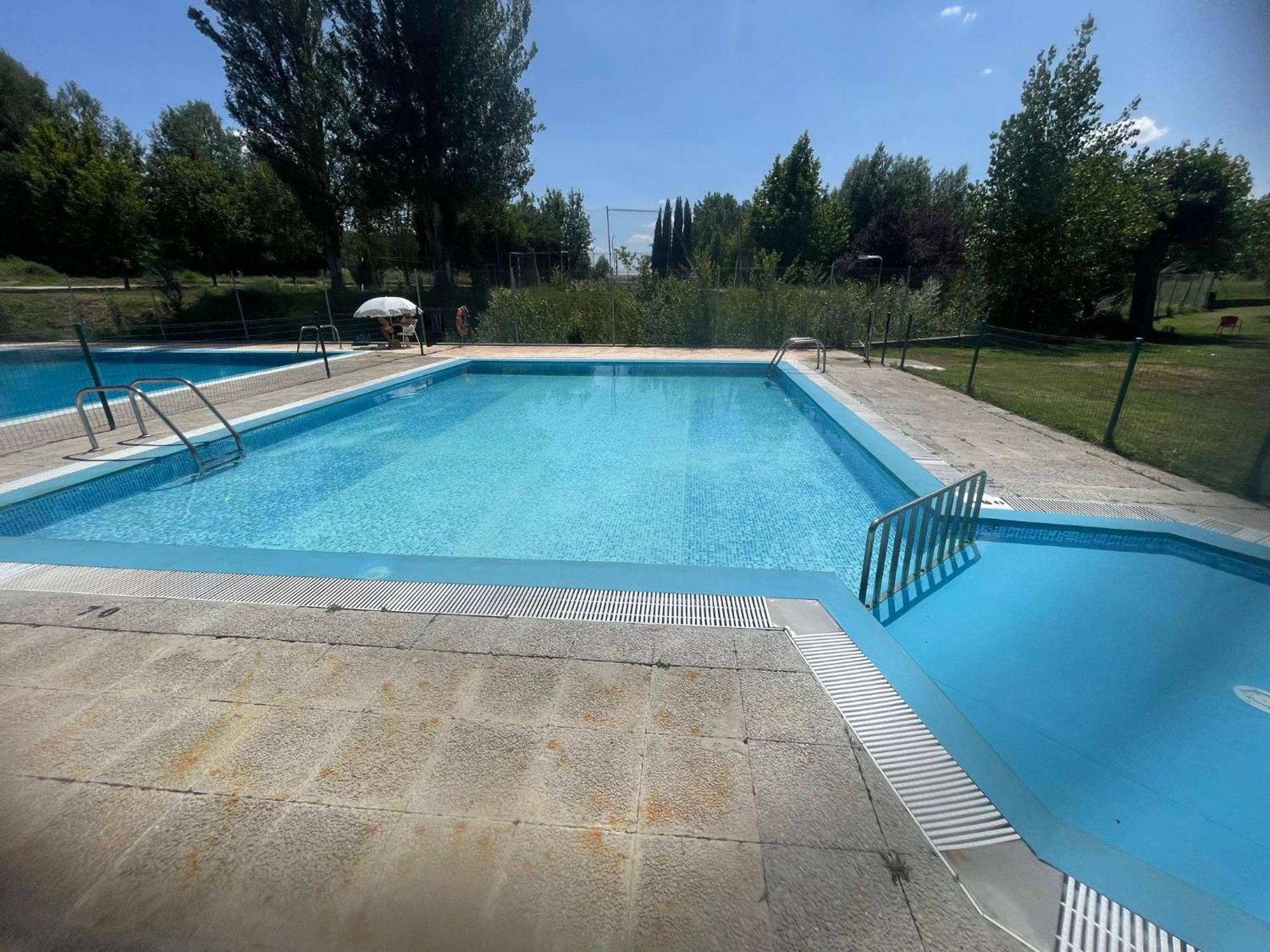 Apartamento Ribera Del Duero Reserva Tubilla del Lago エクステリア 写真