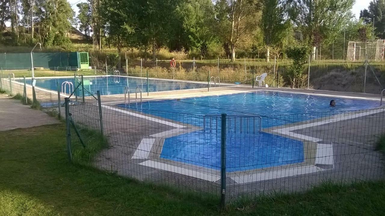 Apartamento Ribera Del Duero Reserva Tubilla del Lago エクステリア 写真