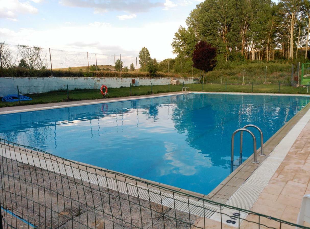 Apartamento Ribera Del Duero Reserva Tubilla del Lago エクステリア 写真